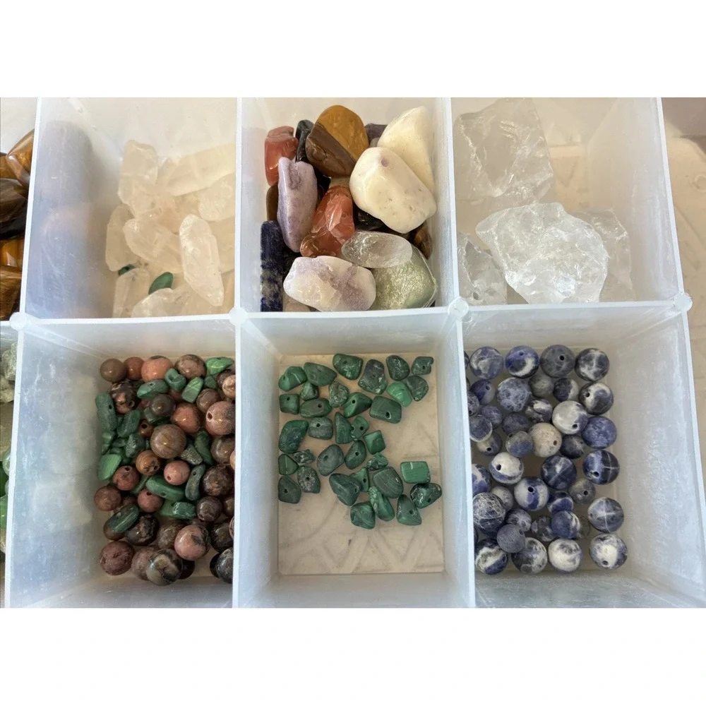 JEWELRY MAKING GEMSTONES 💎 CRYSTALS ROCK KIT W/CASE (16)